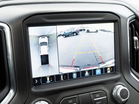 Used 2022 GMC Sierra 3500 AT4 image 4