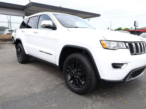 Used 2018 Jeep Grand Cherokee Limited AWD/4WD image 40