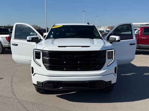 Used 2025 GMC Sierra 1500 Pro w/ Pro Value Package AWD/4WD image 17