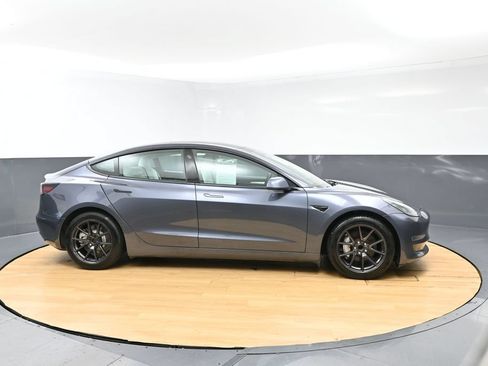 Used 2021 Tesla Model 3 Standard Range Plus RWD image 4