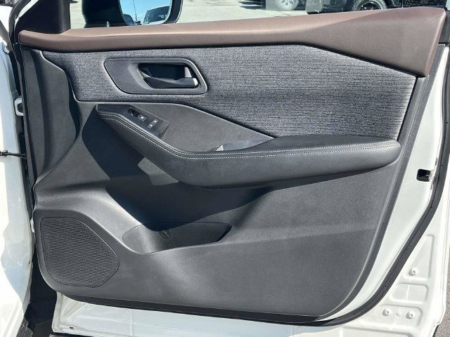 Used 2022 Nissan Rogue S FWD image 25