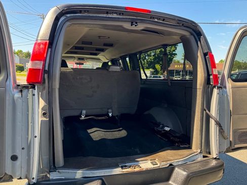 Used 2016 Chevrolet Express 3500 LS RWD image 16