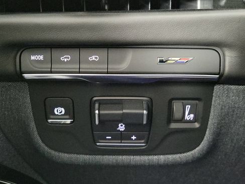 Used 2025 Cadillac Escalade V AWD/4WD image 33