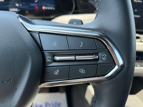 Used 2026 Chevrolet Equinox LT FWD image 8
