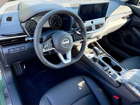 New 2025 Nissan Altima 2.5 SR w/ SR Premium Package image 6