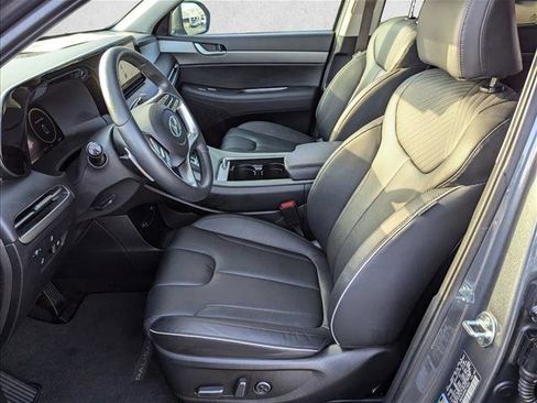 Used 2024 Hyundai Palisade SEL w/ Premium Package image 16