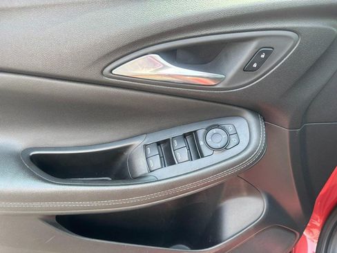 Used 2024 Buick Encore GX Sport Touring FWD image 9