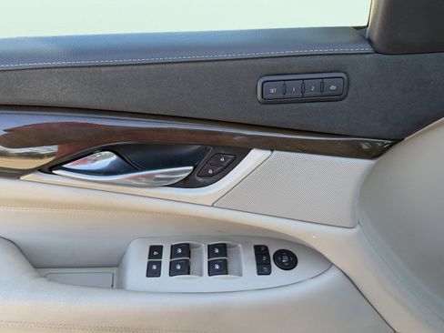 Used 2020 Cadillac Escalade Premium Luxury image 23