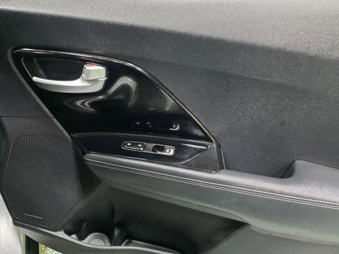 Used 2018 Kia Niro Touring image 26