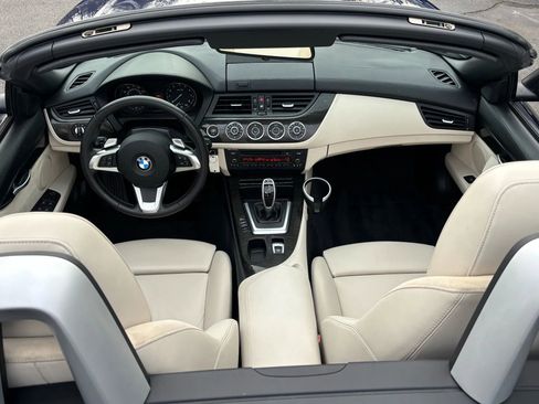 Used 2009 BMW Z4 sDrive35i image 19