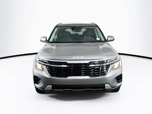 Used 2025 Kia Seltos S FWD image 2