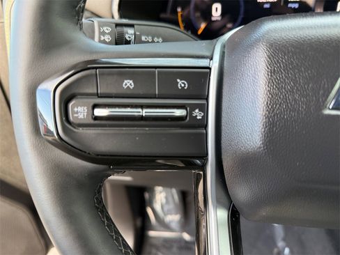 Used 2024 Chevrolet Colorado ZR2 w/ ZR2 Convenience Package III image 23