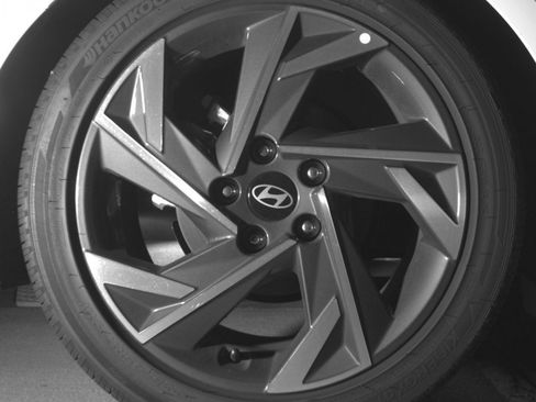 Used 2025 Hyundai Elantra SEL FWD image 18