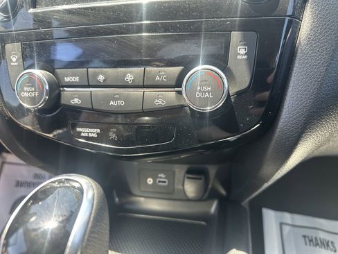 Used 2020 Nissan Rogue Sport SV FWD image 21