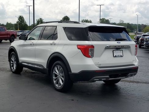 Certified 2023 Ford Explorer XLT w/ Equipment Group 202A AWD/4WD image 4