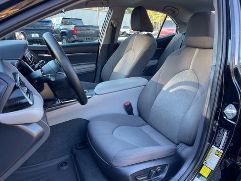 Used 2023 Toyota Camry LE image 18