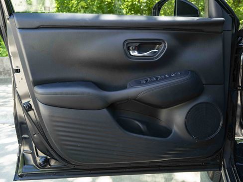 Certified 2025 Honda HR-V LX image 36
