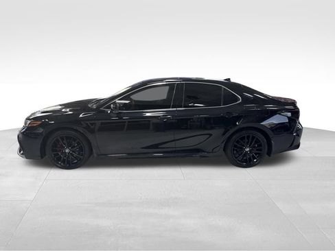 Used 2022 Toyota Camry XSE FWD image 2
