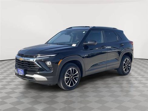 Used 2024 Chevrolet TrailBlazer LT AWD/4WD image 1