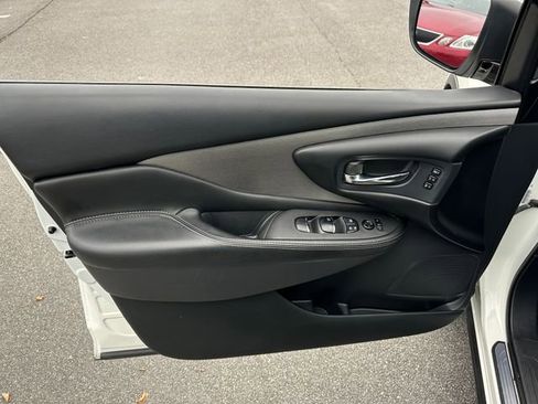 Used 2019 Nissan Murano S image 14