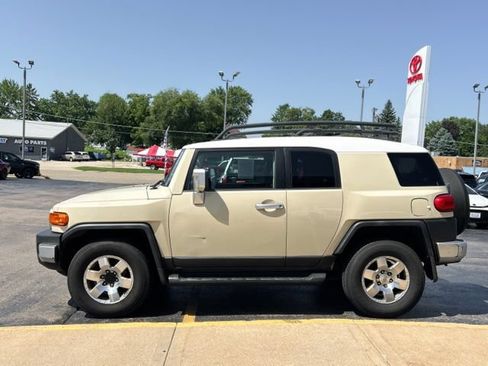 Used 2008 Toyota FJ Cruiser 4WD image 6