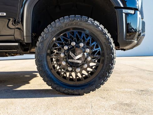 Used 2024 GMC Sierra 3500 Denali Ultimate image 12