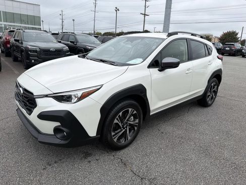 Certified 2024 Subaru Crosstrek 2.0i Premium w/ Crosstrek Mirror Package AWD/4WD image 3