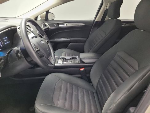 Used 2018 Ford Fusion SE w/ Fusion SE Technology Package FWD image 17