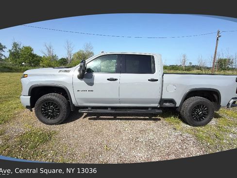 Used 2024 Chevrolet Silverado 3500 LTZ w/ LTZ Plus Package AWD/4WD image 4