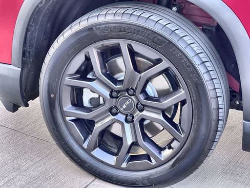 Used 2025 Honda Pilot Touring image 9