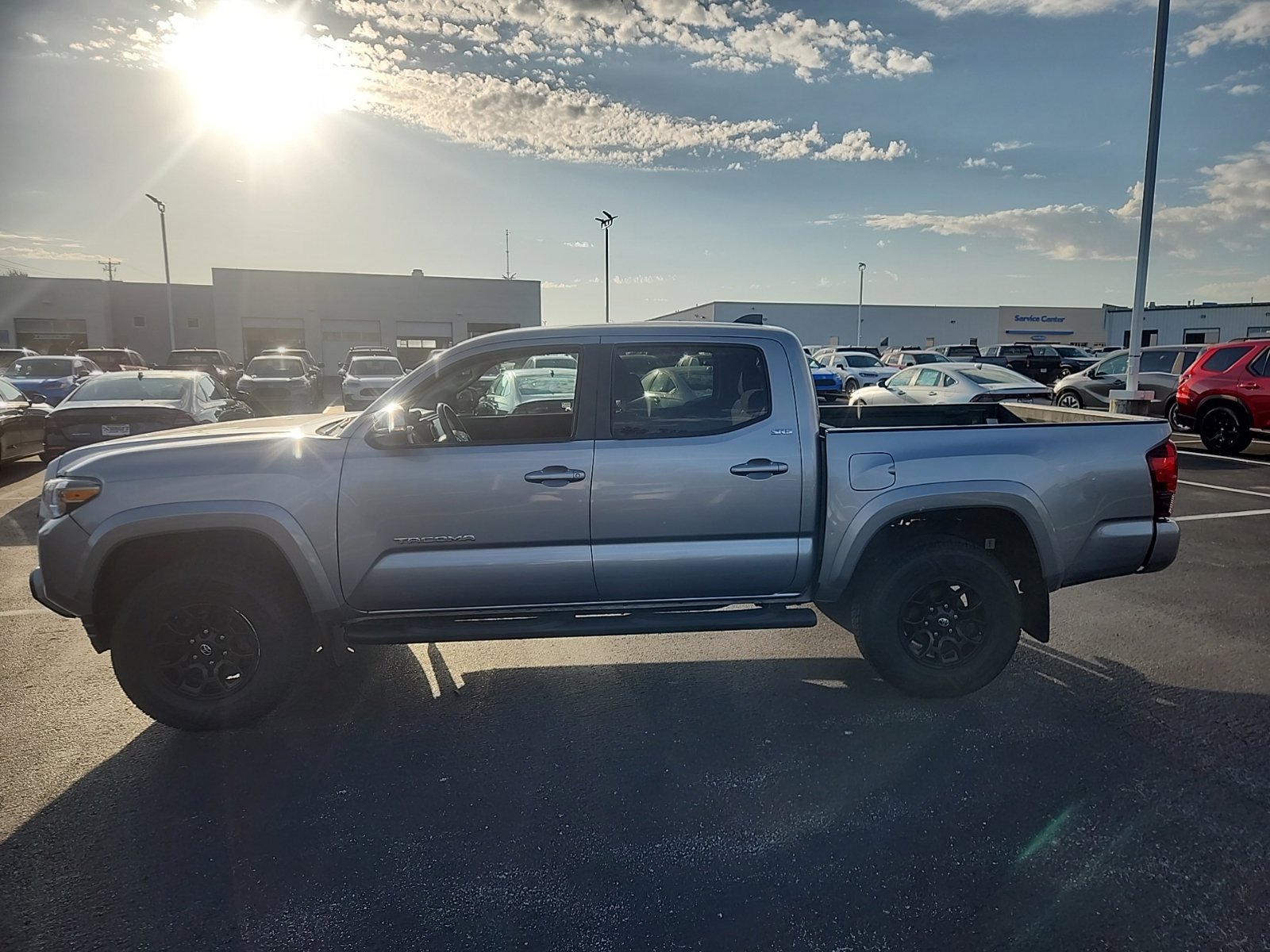 Used 2021 Toyota Tacoma SR5 w/ Technology Package AWD/4WD image 4