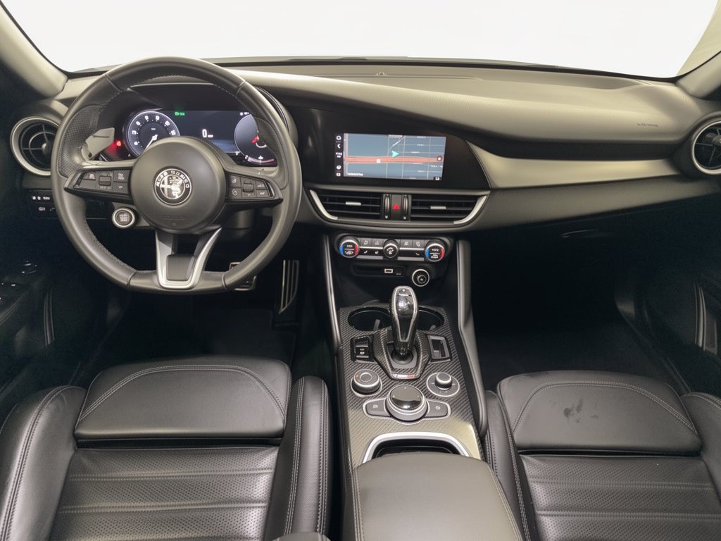 Used 2024 Alfa Romeo Giulia Veloce RWD image 17