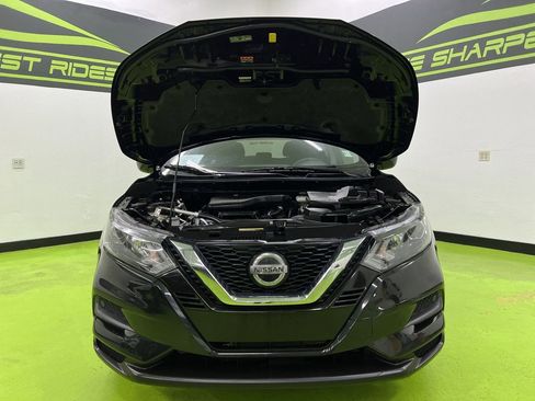 Used 2020 Nissan Rogue Sport S image 8