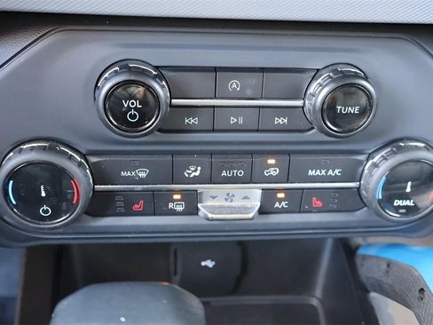 Used 2022 Ford Bronco Black Diamond image 25