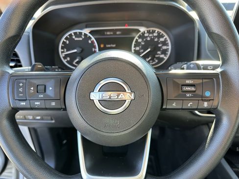 Used 2024 Nissan Rogue SV image 21