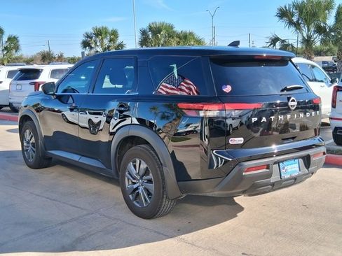 Used 2024 Nissan Pathfinder S image 4