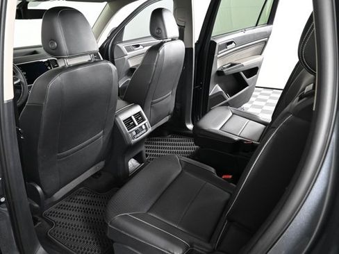 Certified 2023 Volkswagen Atlas SE w/ Panoramic Sunroof Package image 17