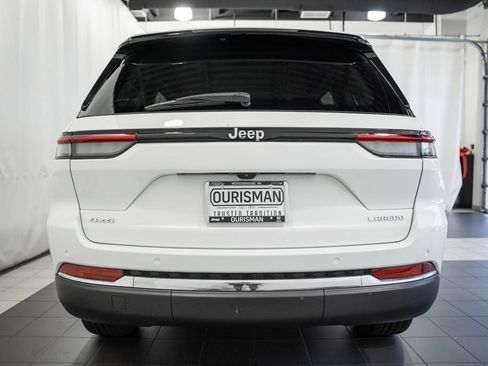 Certified 2023 Jeep Grand Cherokee Laredo AWD/4WD image 5