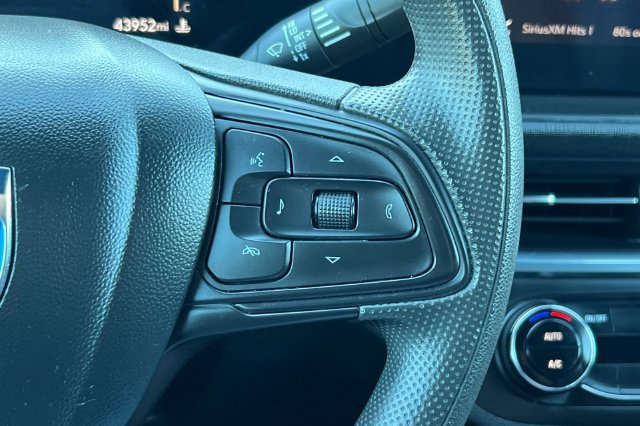 Used 2024 Buick Envista Preferred w/ Advanced Safety Package FWD image 28