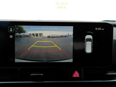 Used 2026 Kia Carnival LXS FWD image 8