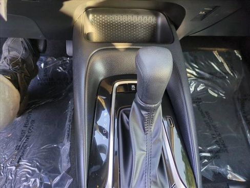 Used 2022 Toyota Corolla LE FWD image 12