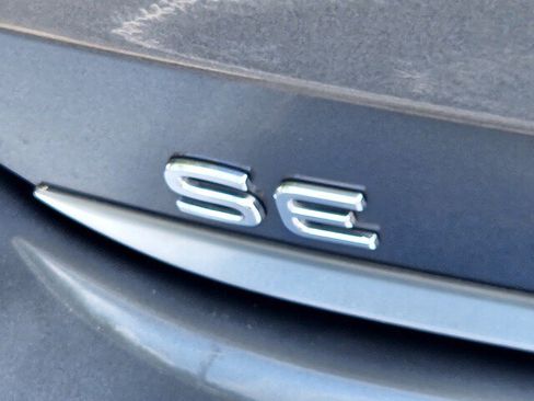 Certified 2025 Volkswagen Tiguan SE AWD/4WD image 31