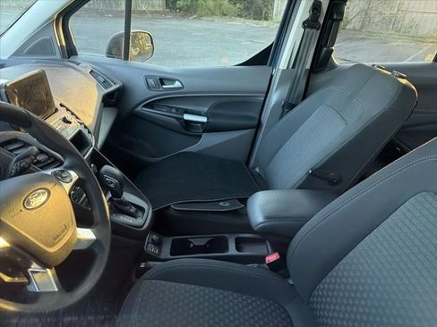 Used 2020 Ford Transit Connect XLT image 9