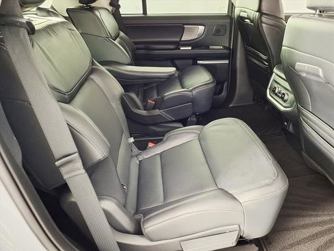 Used 2025 Ford Expedition Platinum w/ Driver's Package image 19