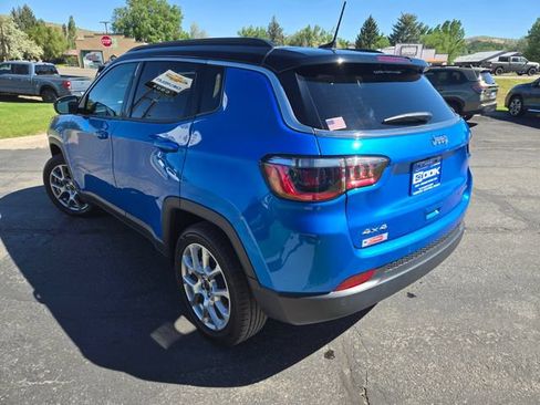 Used 2025 Jeep Compass Limited AWD/4WD image 5