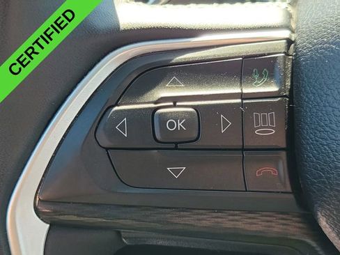 Used 2023 Jeep Grand Cherokee Laredo AWD/4WD image 10