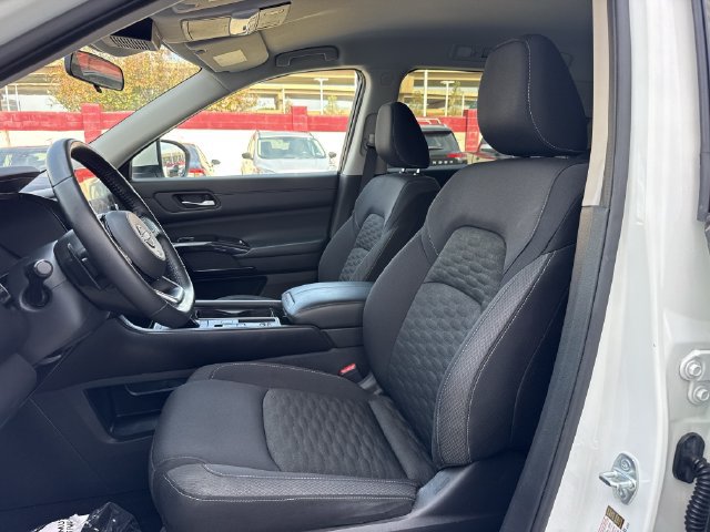 Used 2022 Nissan Pathfinder SV FWD image 24