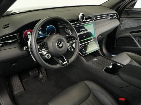 Used 2023 Maserati Grecale Modena AWD/4WD image 33
