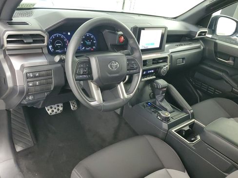 Certified 2025 Toyota Tacoma TRD Sport AWD/4WD image 18