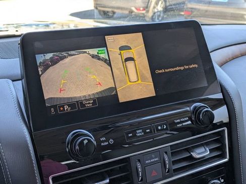 Used 2023 Nissan Armada SL image 25